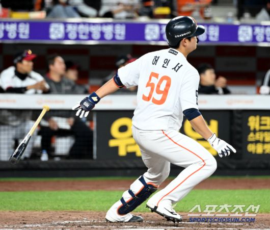 30일 대전한화생명볼파크에서 열린 LG와 한화의 경기, 8회말 2사 3루 한화 허인서가 1타점 2루타를 치고 있다. 대전=허상욱 기자wook@sportschosun.com/2025.04.30/