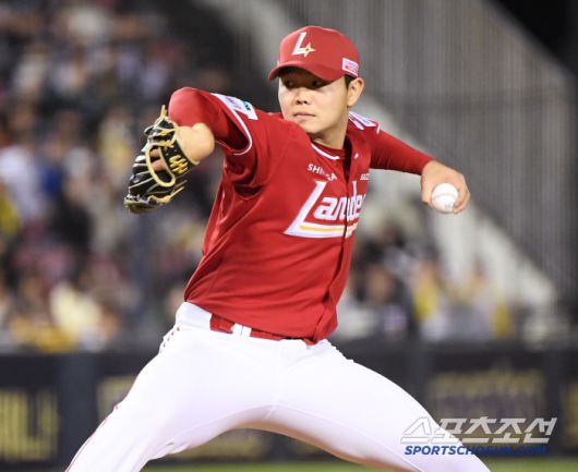 2일 서울 잠실구장에서 열린 SSG-LG전. 6회말 등판한 박시후가 투구하고 있다. 잠실=정재근 기자 cjg@sportschosun.com/2025.5.2/