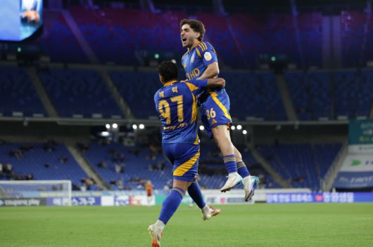 울산문수축구경기장/ K리그1/ 울산HDFC vs 광주FC/ 울산 라카바 득점/ 골 세레머니/ 사진 김정수