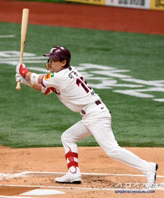 키움 이용규가 타격을 하고 있다. 고척=박재만 기자 pjm@sportschosun.com/2025.04.30/