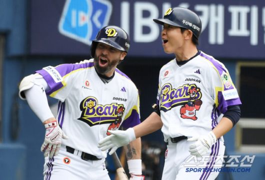 정수빈 뜨거운 타격감에 케이브도 감탄했다.