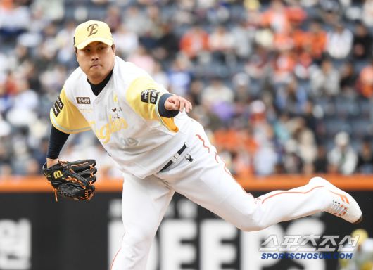 6일 대전 한화생명볼파크에서 열린 삼성-한화전. 선발투수 류현진이 투구하고 있다. 대전=정재근 기자 cjg@sportschosun.com/2025..5.6/