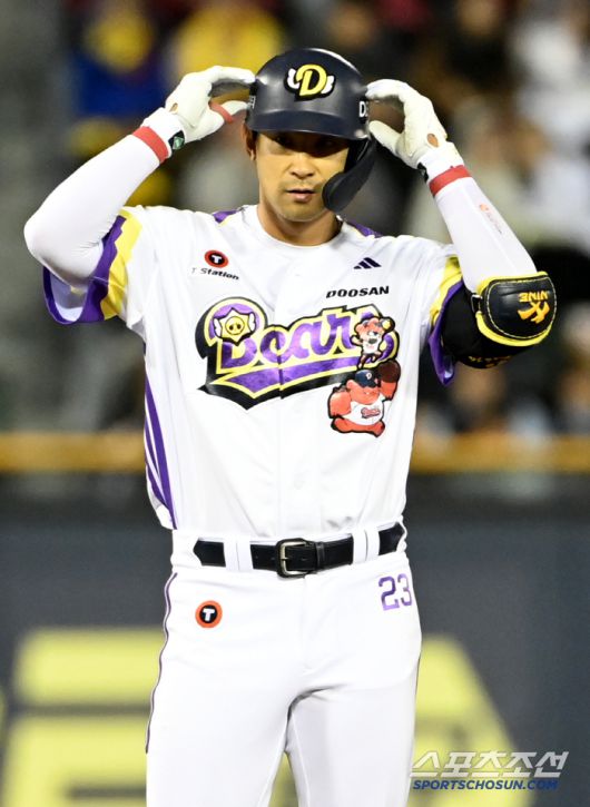 7일 잠실야구장에서 열린 LG와 두산의 경기, 6회말 무사 만루 두산 강승호가 2타점 2루타를 치고 기뻐하고 있다. 잠실=허상욱 기자wook@sportschosun.com/2025.05.07/