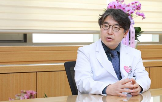 ◇갑상선암에 대해 설명하고 있는 한림대강남성심병원 이동진 병원장. 사진제공=한림대의료원
