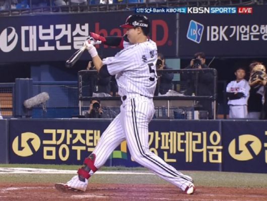 ◇4월22일 LG-NC전 홍창기 체크스윙 장면. 노스윙이 선언됐다. 사진출처=중계화면 캡처