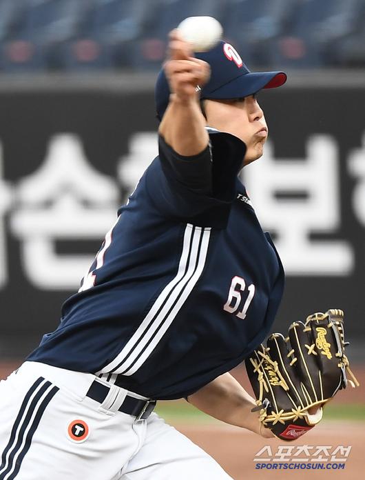 13일 대전 한화생명볼파크에서 열린 두산-한화전. 선발투수 최원준이 투구하고 있다. 대전=정재근 기자 cjg@sportschosun.com/2025..5.13/