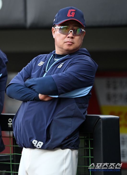 13일 광주KIA챔피언스필드에서 열린 롯데와 KIA의 경기, 롯데 김태형 감독이 경기를 준비하고 있다. 광주=허상욱 기자wook@sportschosun.com/2025.05.13/