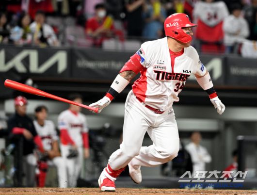 13일 광주KIA챔피언스필드에서 열린 롯데와 KIA의 경기, 5회말 2사,2루 KIA 최형우가 1타점 적시타를 치고 있다. 광주=허상욱 기자wook@sportschosun.com/2025.05.13/