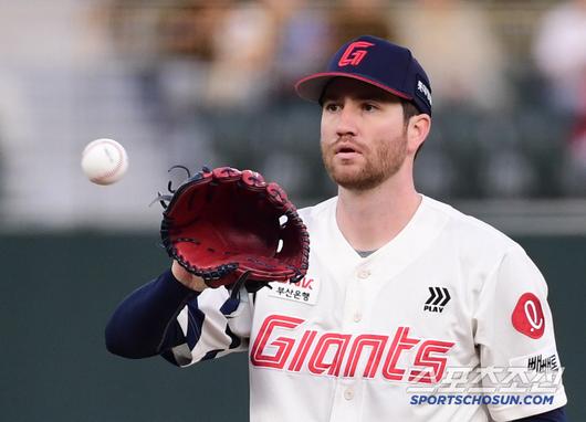 23일 부산 사직야구장에서 열린 롯데와 한화의 경기. 선발 투구하고 있는 롯데 반즈. 부산=송정헌 기자songs@sportschosun.com/2025.04.23/