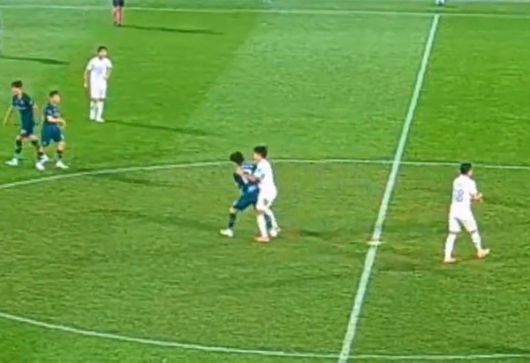 제갈재민과 어정원 경기 후 충돌 장면. 중계화면 캡쳐