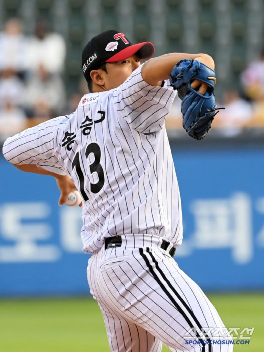 14일 잠실구장에서 열린 LG 트윈스와 키움 히어로즈의 경기. LG 송승기가 역투하고 있다. 잠실=박재만 기자 pjm@sportschosun.com/2025.05.14/