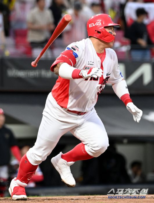 15일 광주KIA챔피언스필드에서 열린 롯데와 KIA의 경기, 2회말 KIA 최형우가 안타를 치고 있다. 광주=허상욱 기자wook@sportschosun.com/2025.05.15/