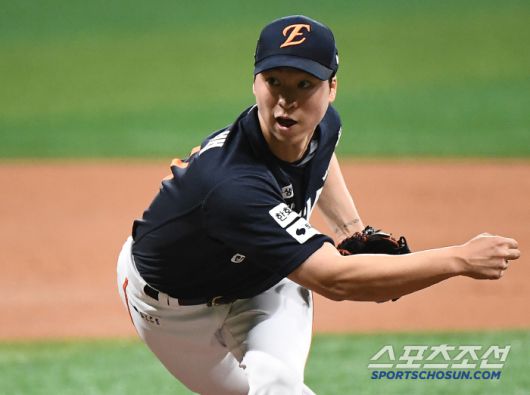 9일 서울 고척스카이돔에서 열린 한화-키움전. 선발투수 엄상백이 투구하고 있다. 고척=정재근 기자 cjg@sportschosun.com/2025.5.9/