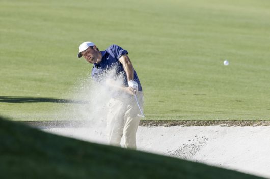 epa12115483 Scottie Scheffler of the US hits out of a fairway bunker on the 16th hole during the final round of the 2025 PGA Championship golf tournament at the Quail Hollow Club in Charlotte, North Carolina, USA, 18 May 2025.  EPA/ERIK S. LESSER        <저작권자(c) 연합뉴스, 무단 전재-재배포, AI 학습 및 활용 금지>