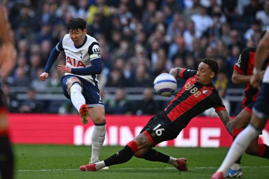 토트넘홋스퍼뉴스는 18일(이하 한국시각) '토트넘은 사우디아라비아와의 회담을 가진 후 손흥민의 퇴출을 결정했다'라며 '손흥민은 올 시즌 부진한 경기력을 보였고, 미래는 불확실하다. 10년의 기록을 돌아보면, 올 시즌은 확실히 기대 이하의 모습을 보여줬다'라고 전했다. AFP연합뉴스