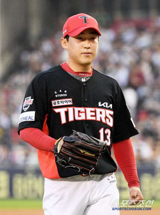 18일 잠실구장에서 열린 두산 베어스와 KIA 타이거즈의 경기. KIA 윤영철이 숨을 고르고 있다. 잠실=박재만 기자 pjm@sportschosun.com/2025.04.18/