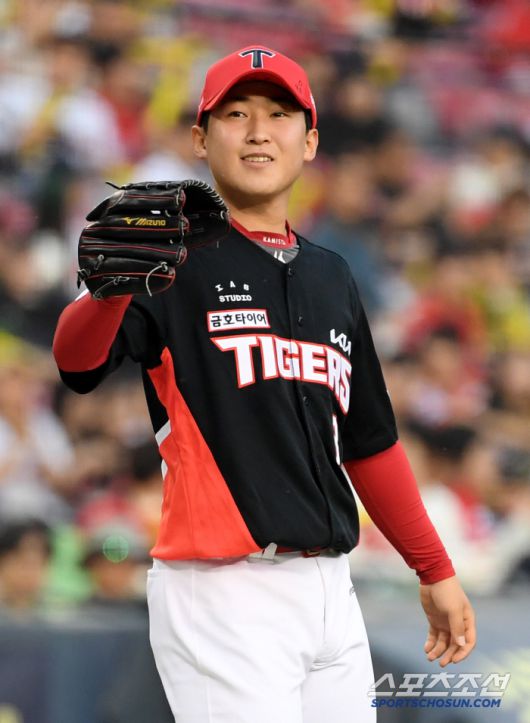 18일 잠실구장에서 열린 두산 베어스와 KIA 타이거즈의 경기. KIA 윤영철이 숨을 고르고 있다. 잠실=박재만 기자 pjm@sportschosun.com/2025.04.18/