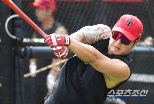 21일 수원 KT위즈파크에서 열린 KIA-KT전. KIA 최형우가 경기 전 훈련하고 있다. 수원=정재근 기자 cjg@sportschosun.com/2025.5.21/