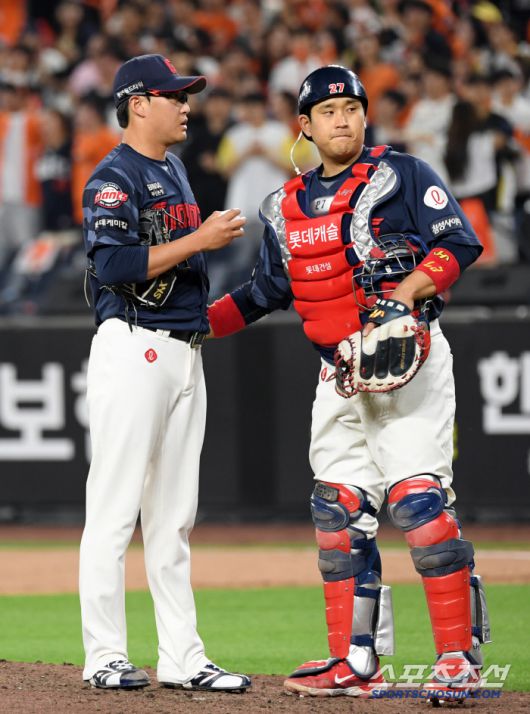 23일 대전 한화생명볼파크에서 열린 한화 이글스와 롯데 자이언츠의 경기. 7회말 1사 1,3루 롯데 선발 박세웅이 마운드에서 내려오고 있다. 대전=박재만 기자 pjm@sportschosun.com/2025.05.23/