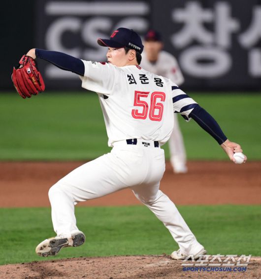 21일 부산 사직야구장에서 열린 KBO리그 롯데와 LG의 경기. 투구하고 있는 롯데 최준용. 부산=송정헌 기자songs@sportschosun.com/2025.05.21/