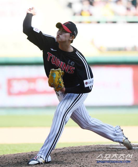 25일 인천 SSG랜더스필드에서 열린 LG-SSG전. 9회말 김종운이 투구하고 있다. 인천=정재근 기자 cjg@sportschosun.com/2025.5.25/