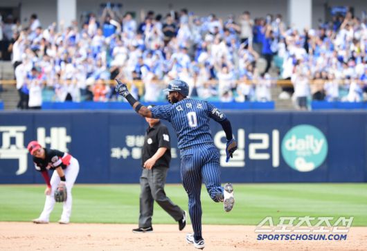 9회말 끝내기 홈런을 날린 삼성 디아즈.