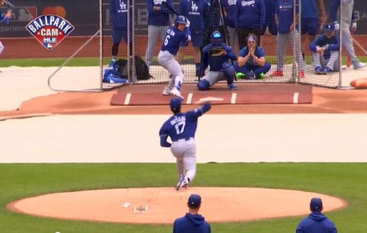 오타니가 라이브 피칭서 김혜성에게 투구하고 있다. 사진=MLB.com