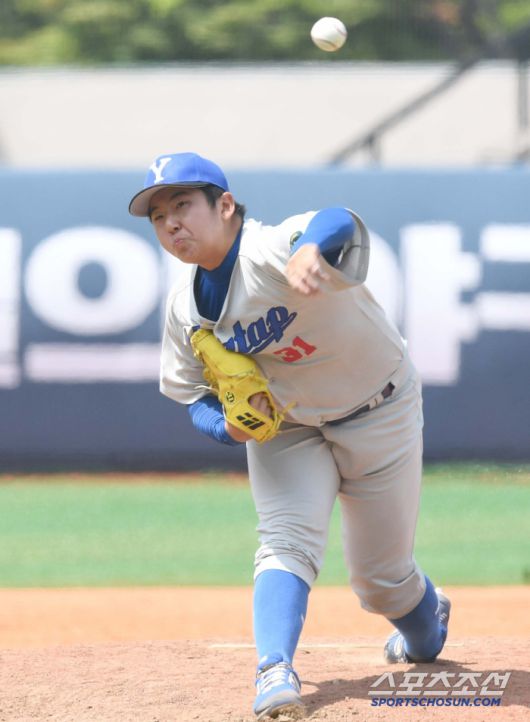 2019년 7월 12일 청룡기 16강전 개성고와의 경기에 등판한 야탑고 송승기. 스포츠조선 DB