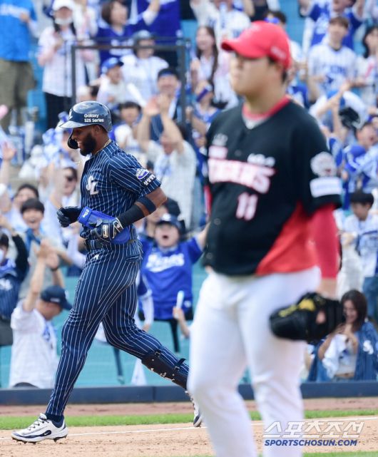 9회말 끝내기 홈런을 날린 삼성 디아즈.