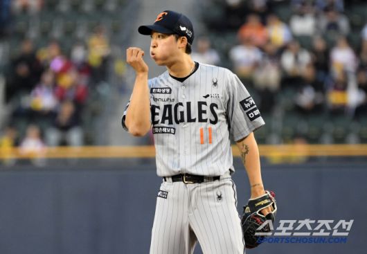 26일 잠실구장에서 열린 LG 트윈스와 한화 이글스의 경기. 한화 엄상백이 숨을 고르고 있다. 잠실=박재만 기자 pjm@sportschosun.com/2025.03.26/
