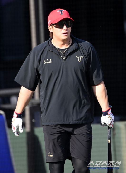 8일 부산 사직야구장에서 열린 KIA와 롯데의 경기, KIA 나성범이 타격훈련을 하고 있다. 부산=허상욱 기자wook@sportschosun.com/2025.04.08/