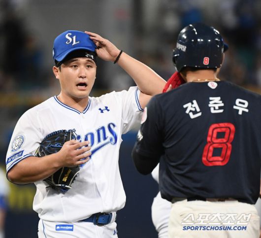 잠깐의 대화로 서로의 앙금도 풀었다.