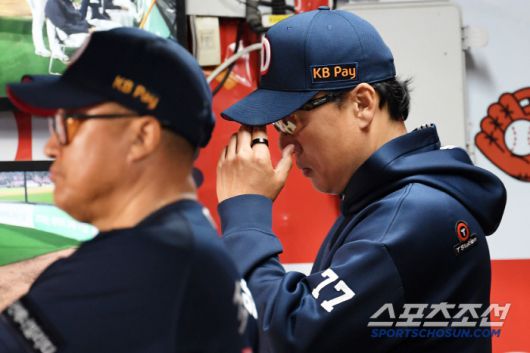 29일 수원KT위즈파크에서 열린 KBO리그 KT 위즈와 두산 베어스의 경기. 11대2로 끌려가던 7회말 두산 이승엽 감독이 생각에 잠겨 있다. 수원=박재만 기자 pjm@sportschosun.com/2025.05.29/