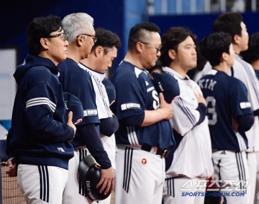 1일 고척돔에서 열린 KBO리그 키움과 두산의 경기. 경기를 준비하는 두산 이승엽 감독과 선수단. 고척=송정헌 기자songs@sportschosun.com/2025.06.01/