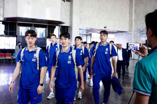 바스라국제공항/ 2026 FIFA 북중미 월드컵 3차예선/ 한국 vs 이라크/ 이라크원정/ 전세기/ 공항도착/ 이재성,김진규,오세훈, 단체/ 사진 김정욱