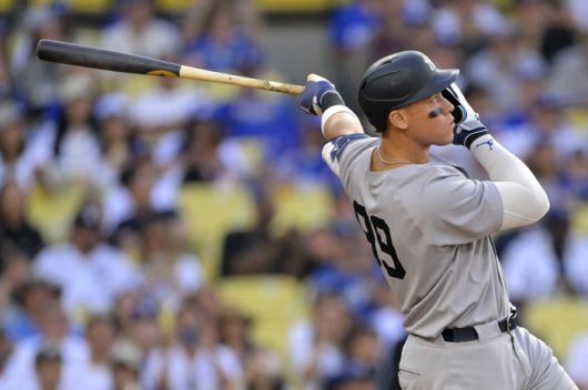뉴욕 양키스 애런 저지가 지난 1일(한국시각) LA 다저스전에서 8회초 좌중간 솔로홈런을 터뜨리고 있다. Imagn Images연합뉴스