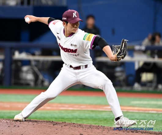 18일 고척스카이돔에서 열린 롯데와 키움의 시범경기, 키움 이강준이 역투하고 있다. 고척=허상욱 기자wook@sportschosun.com/2025.03.18/