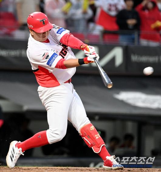 15일 광주KIA챔피언스필드에서 열린 롯데와 KIA의 경기, 2회말 2사 KIA 이우성이 안타를 치고 있다. 광주=허상욱 기자wook@sportschosun.com/2025.05.15/