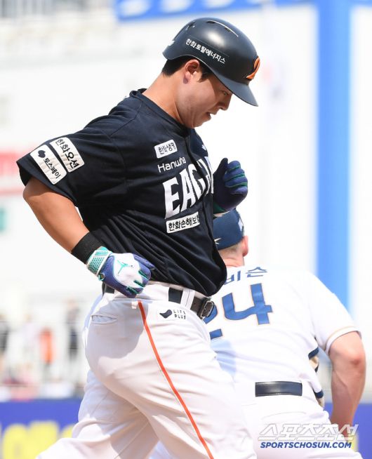 31일 창원 NC파크에서 열린 한화-NC전. 5회초 1사 1루 노시환이 병살타로 아웃되고 있다. 창원=정재근 기자 cjg@sportschosun.com/2025.5.31/