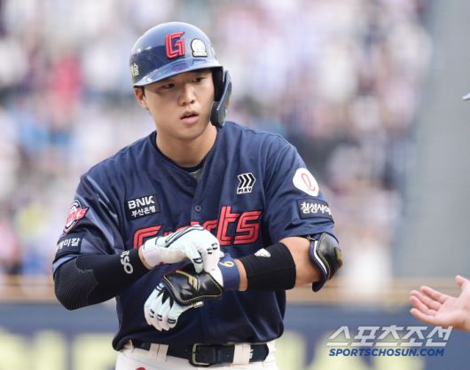 7일 잠실구장에서 열린 두산과 롯데의 경기. 6회 1타점 적시타 날린 롯데 손성빈. 잠실=송정헌 기자songs@sportschosun.com/2025.06.07/