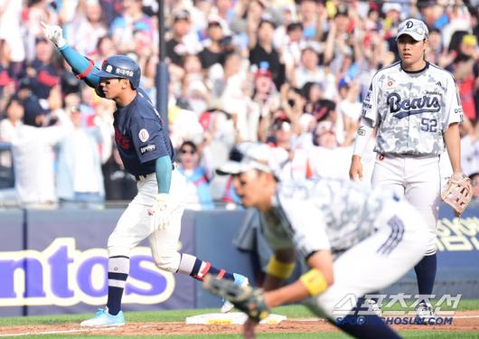 7일 잠실구장에서 열린 두산과 롯데의 경기. 3회 1사 3루. 1타점 3루타 날린 장두성. 잠실=송정헌 기자songs@sportschosun.com/2025.06.07/