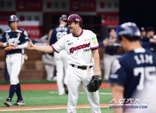 1일 고척돔에서 열린 KBO리그 키움과 두산의 경기. 키움이 두산에 1대 0으로 승리했다. 경기 종료 세이브를 달성한 키움 원종현. 고척=송정헌 기자songs@sportschosun.com/2025.06.01/