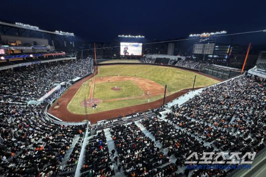 17일 대전 한화생명볼파크에서 열린 KBO리그 시범경기 한화와 삼성의 경기. 1만 1천석 매진을 기록한 한화생명볼파크. 대전=송정헌 기자songs@sportschosun.com/2025.03.17/