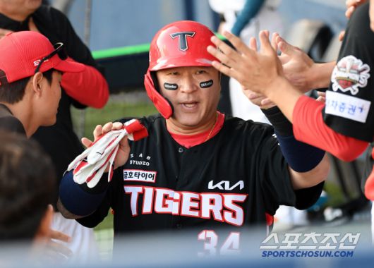 4일 잠실구장에서 열린 두산 베어스와 KIA 타이거즈의 경기. KIA 최형우가 득점을 올리고 있다. 잠실=박재만 기자 pjm@sportschosun.com/2025.06.04/