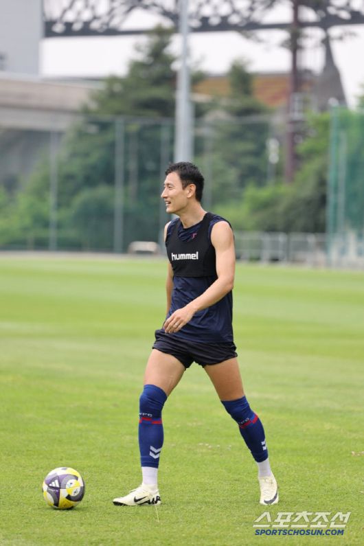 햄스트링 부상 재활 중인 지동원이 팀 훈련에 힙류했다.  사진제공=수원FC
