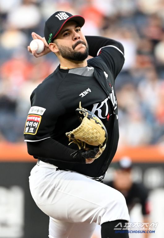 5일 대전 한화생명볼파크에서 열린 KT와 한화의 경기, KT 선발투수 헤이수스가 역투하고 있다. 대전=허상욱 기자wook@sportschosun.com/2025.06.05/
