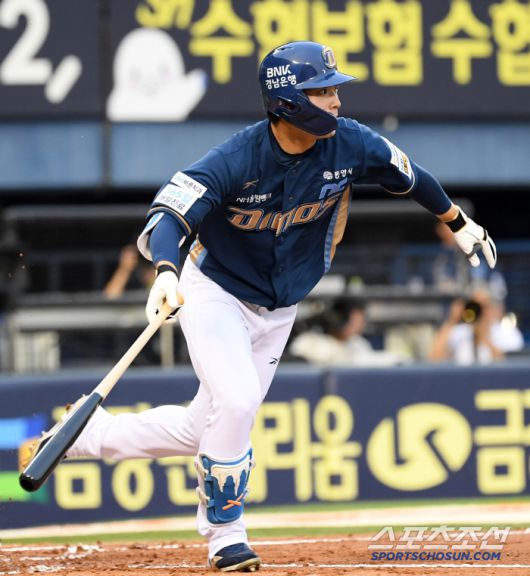 18일 잠실구장에서 열린 LG 트윈스와 NC 다이노스의 경기. 3회초 무사 1루 NC 고승완이 안타를 날리고 있다. 잠실=박재만 기자 pjm@sportschosun.com/2025.06.18/