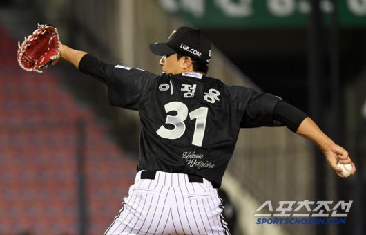 18일 잠실구장에서 열린 LG 트윈스와 NC 다이노스의 경기. LG 이정용이 역투하고 있다. 잠실=박재만 기자 pjm@sportschosun.com/2025.06.18/