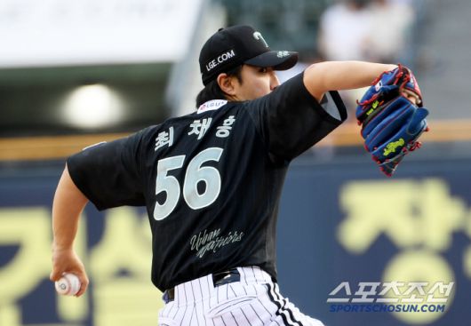 19일 잠실구장에서 열린 LG 트윈스와 NC 다이노스의 경기. LG 최채흥이 역투하고 있다. 잠실=박재만 기자 pjm@sportschosun.com/2025.06.19/