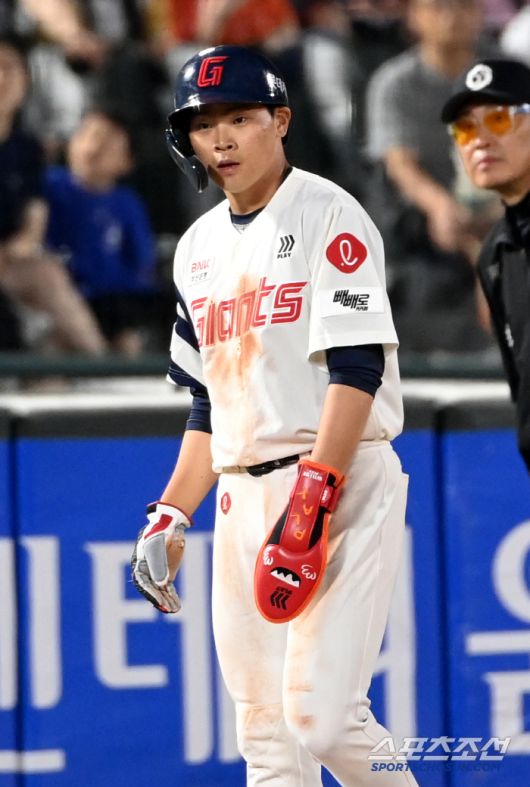 18일 부산 사직야구장에서 열린 한화와 롯데의 경기, 8회말 대주자로 나선 롯데 박찬형의 모습. 부산=허상욱 기자wook@sportschosun.com/2025.06.18/